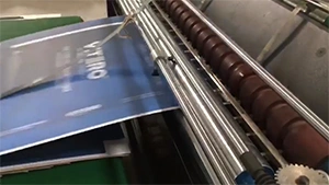 Contre-colleuse semi-automatique (à levage)