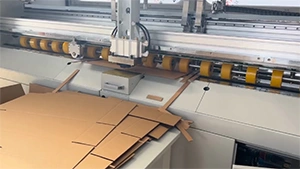 Machine à rainurer les cloisons