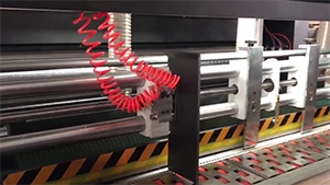 Réglage de l'alignement du dispositif d'alimentation du bord d'attaque