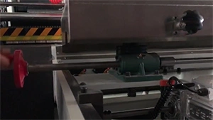 Réglage manuel de la butée arrière du dispositif d'alimentation du bord d'attaque