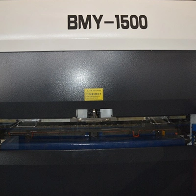 Système de découpe et de convoyage