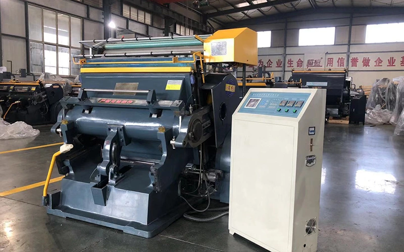 Machine de découpe à clapet avec Marquage à Chaud