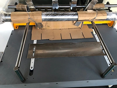 Alimentateur arrière à poussée