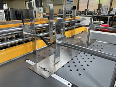 Alimentateur à poussée