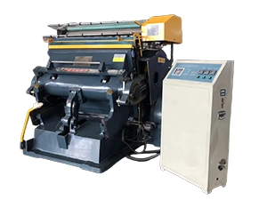 Machine de découpe à clapet